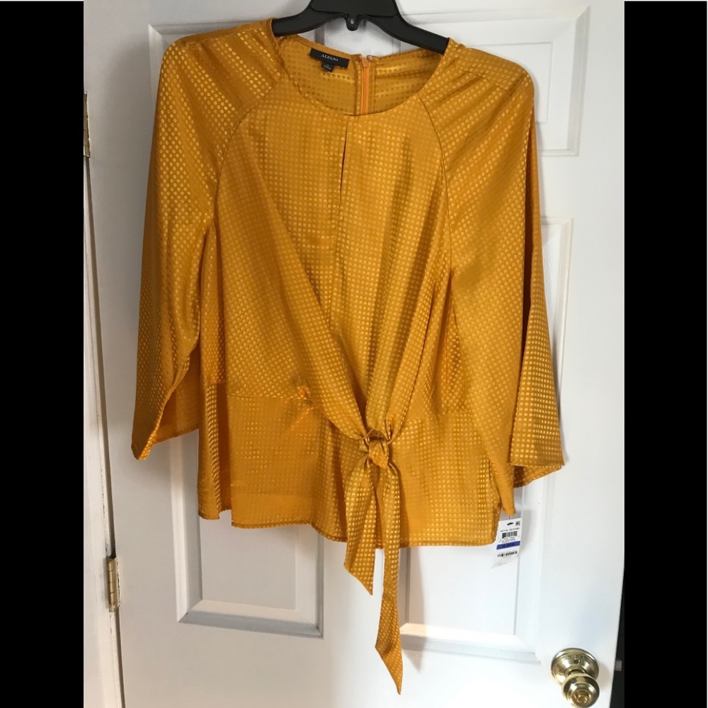 Alfani Gold Top Size XL